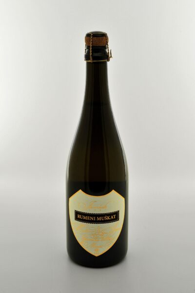penina rumeni muskat jamsek be wines