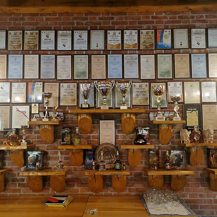 4stara pesma rakija brandy bewines